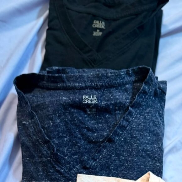 Bundle of FOUR Falls Creek brand Long Sleeve Vneck basic tops SIZE MEDIUM - Picture 6 of 13